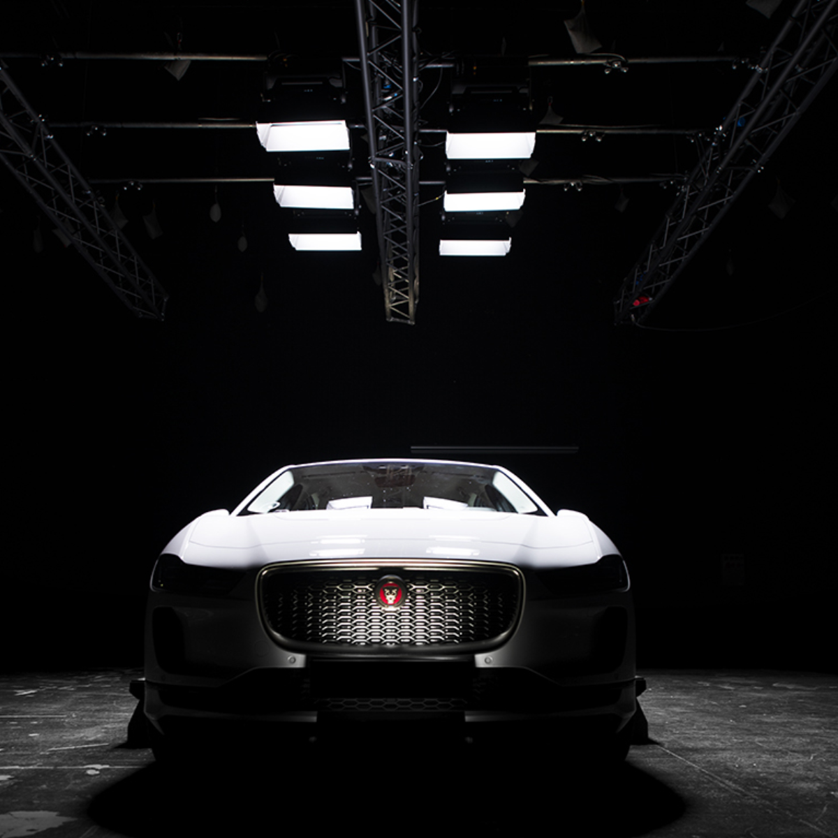 Q8 - Powerful Strobe, Wash and Pixel Unit