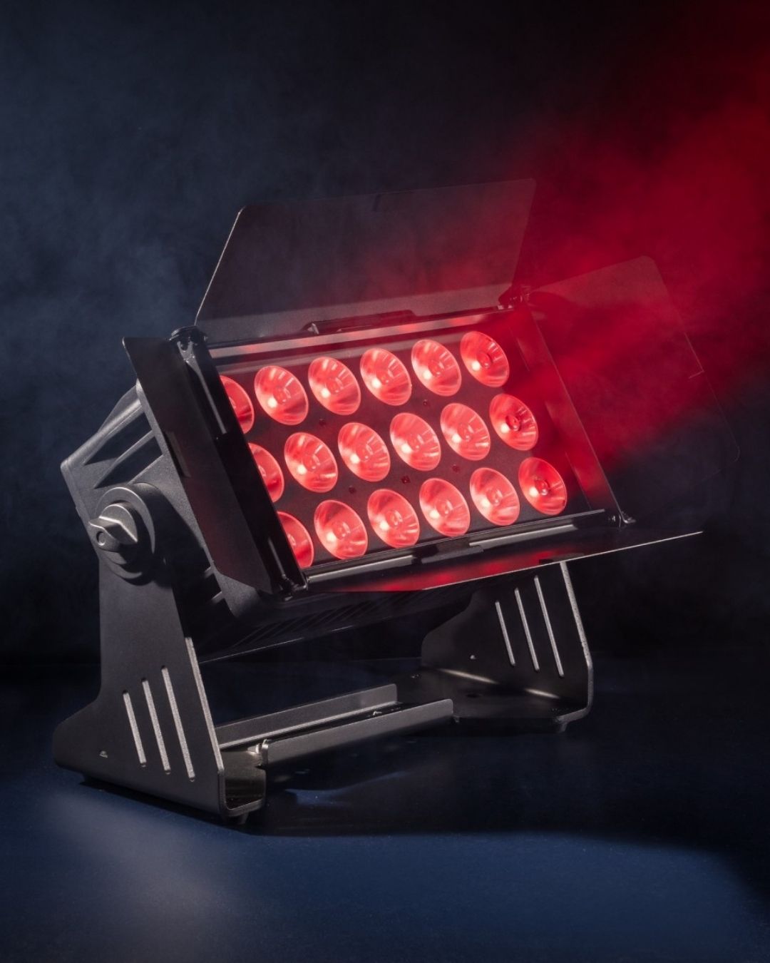 MoodMaster 18 - Lighting Freedom Without Cables