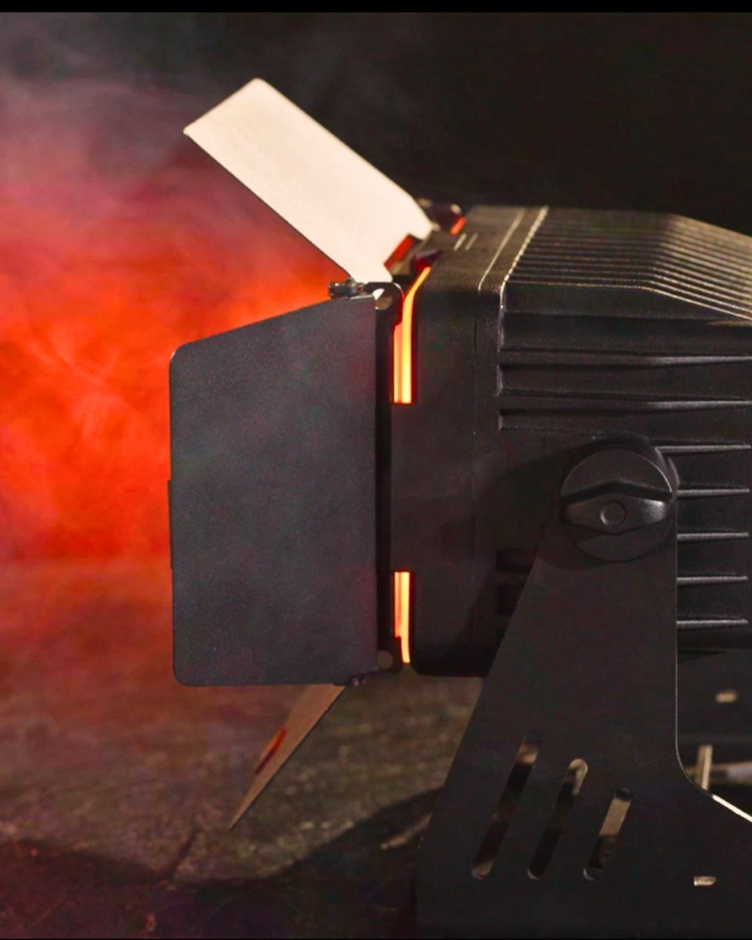 MoodMaster 18 - Lighting Freedom Without Cables